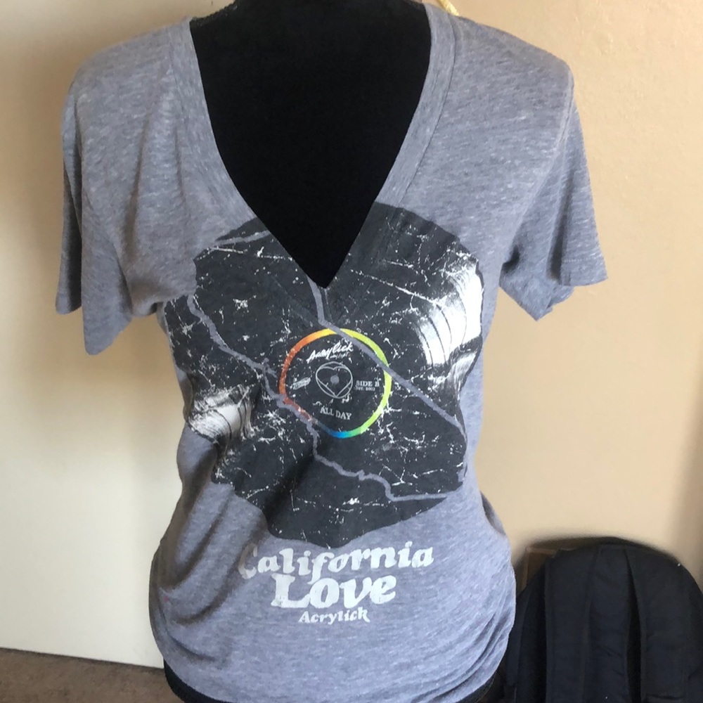 Graphic tee